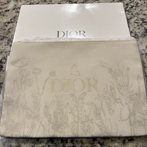 CHRISTIAN DIOR CREAM SOFT SPRING FLOWER 2024 CLUTCH BAG Limited Edition - Picture 2 of 9